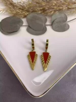 Çelik Üçgen Plaka Kırmızı Küpe Gold - Görsel 2