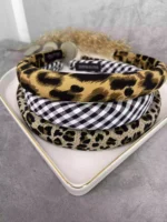 Kahve Rengi Leopar Taç - Görsel 2