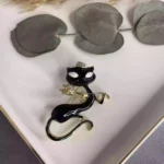 Siyah Mineli Kedi Broş
